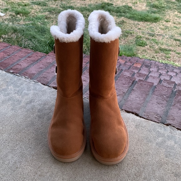 UGG boots size 7 Like New - Picture 4 of 9